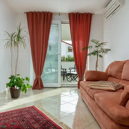 Holiday home Suzana